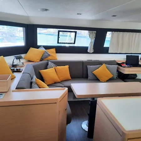 Dufour Catamaran 48 Jovy Båthotell