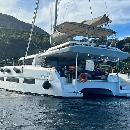 بوتيل Dufour Catamaran 48 Jovy